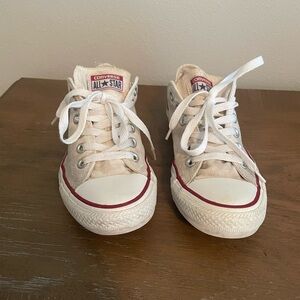 Converse Low Top Unisex Women’s size 7 /Mens Size 5